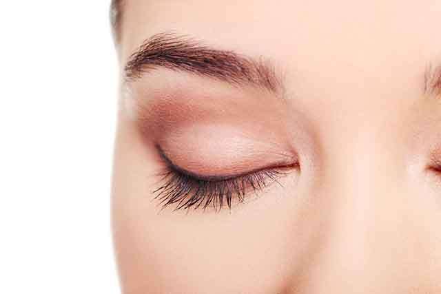 Beautify the eyelashes with eyelash serum Singapore